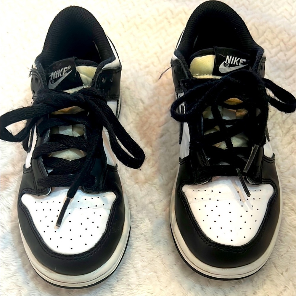 Nike Dunk Low Panda Kids Size 2Y Black White Youth Sneakers Athletic Shoes